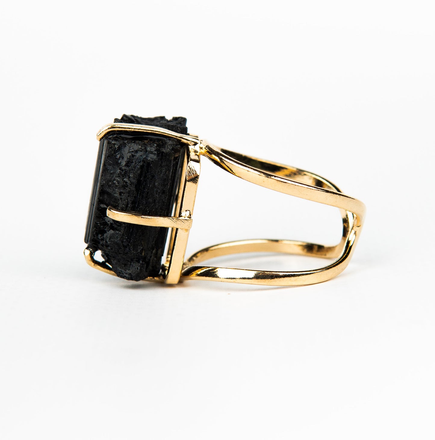 Кольцо с турмалином с позолотой onesize Tu-125