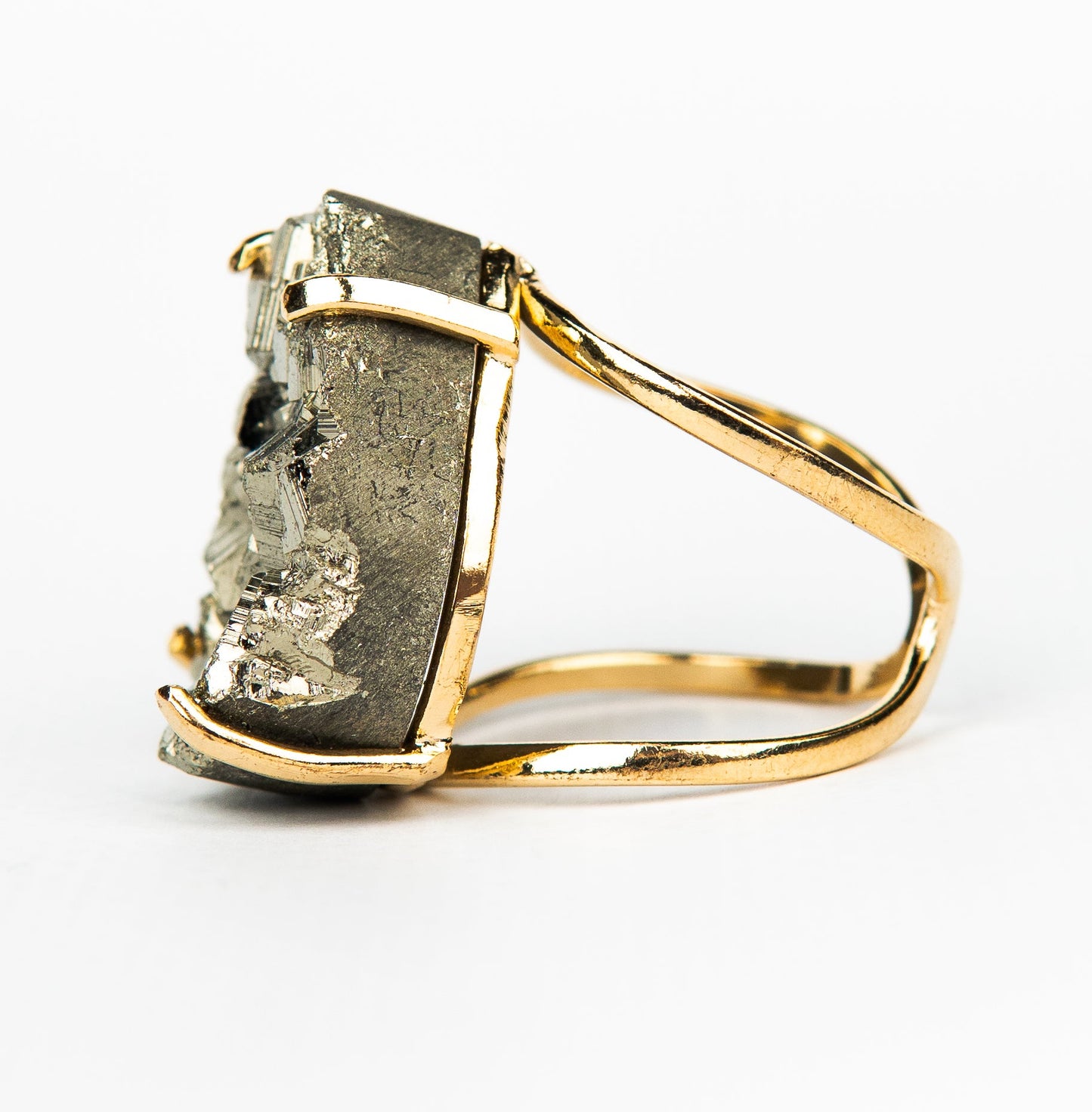 Кольцо с пиритом с позолотой onesize Py-44