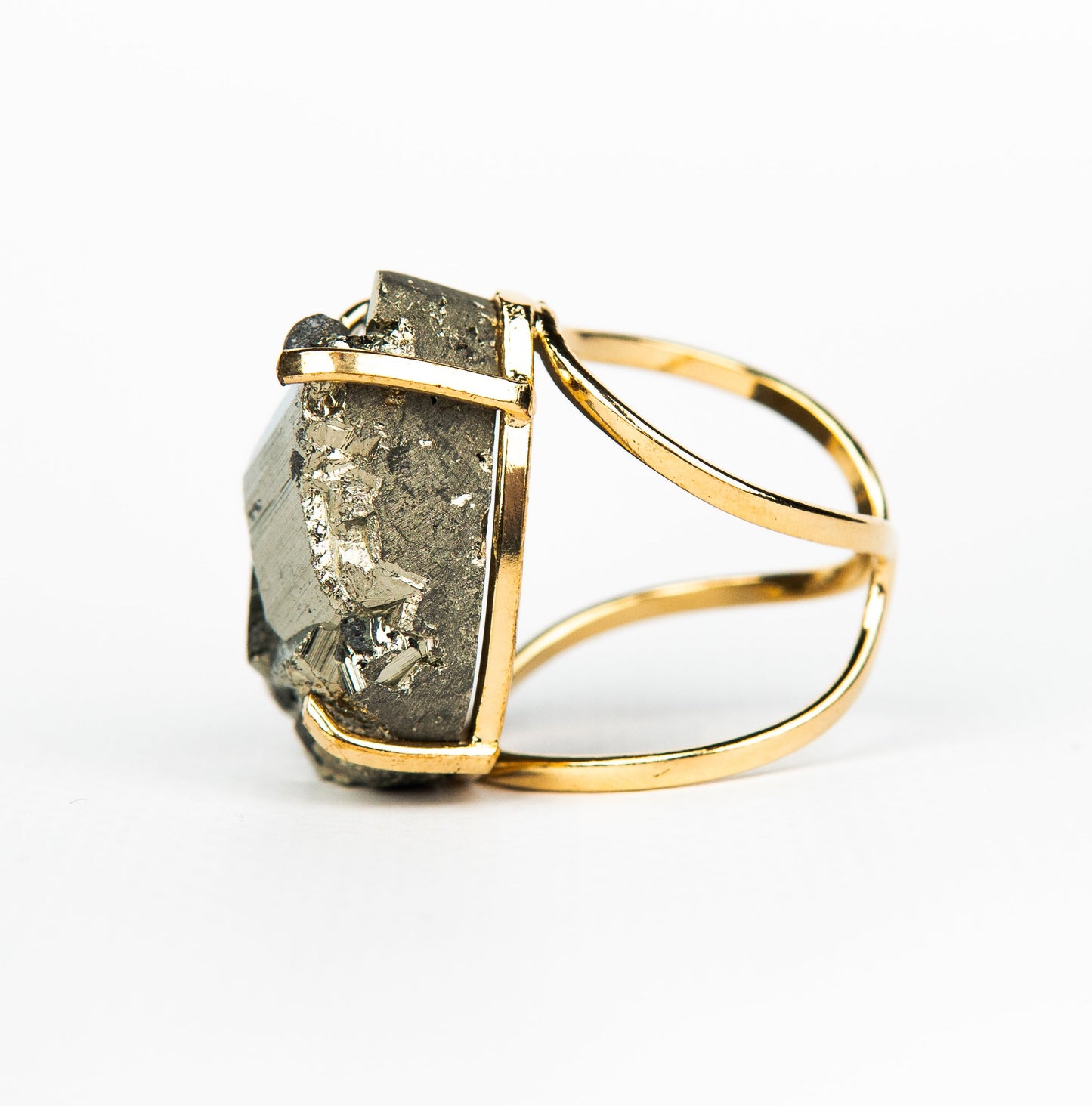 Кольцо с пиритом с позолотой onesize Py-46