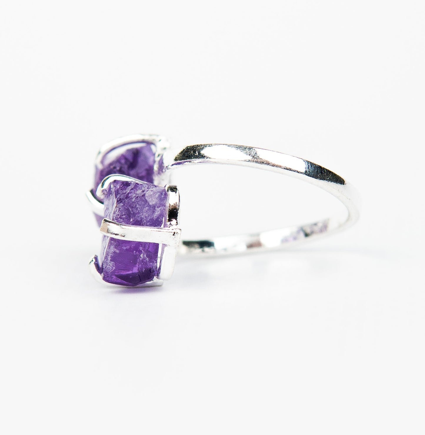 Каблучка з темним аметистом з посрібленням onesize Da-223