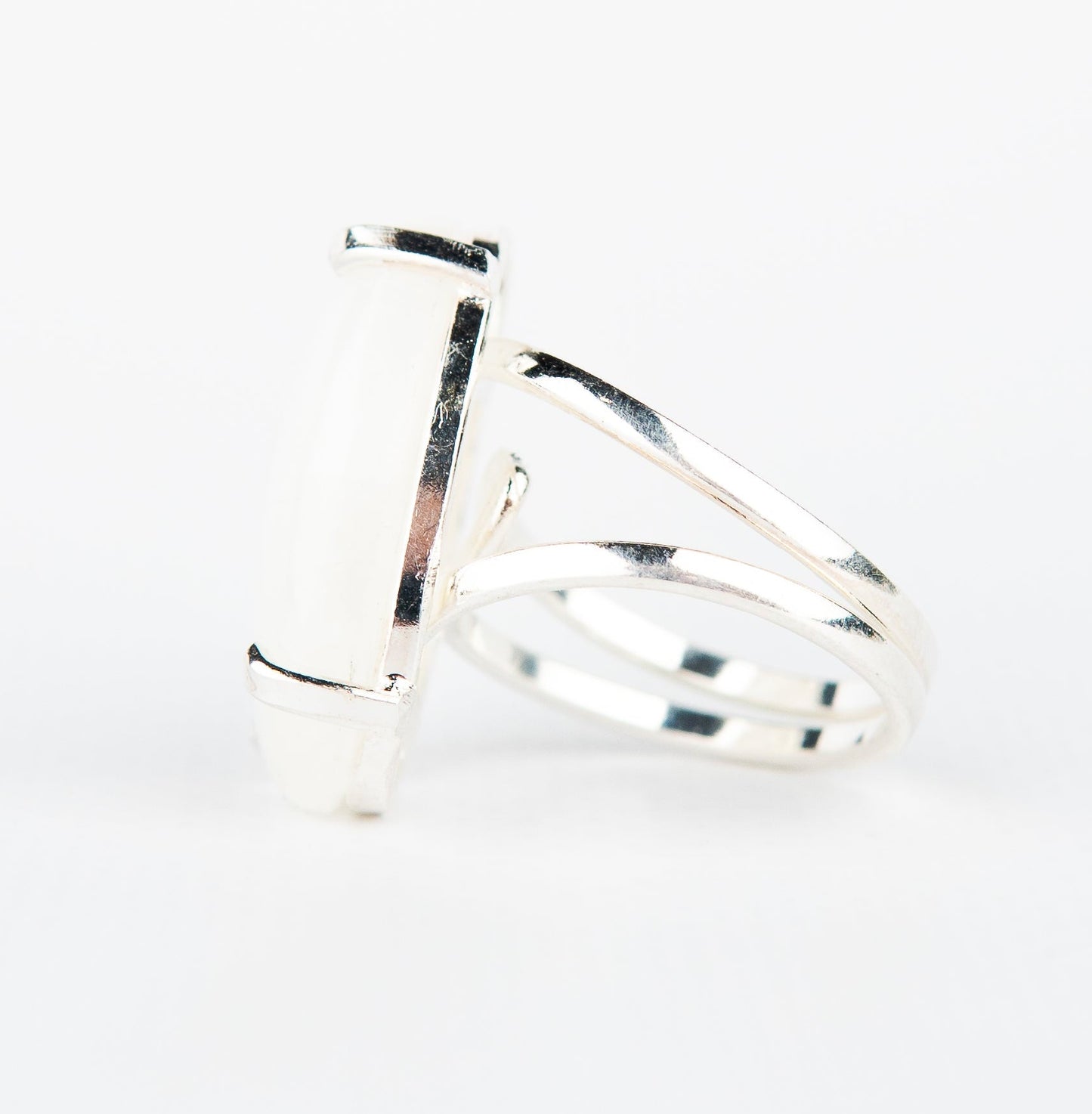 Каблучка з місячним камінням з посрібленням onesize Mk-12