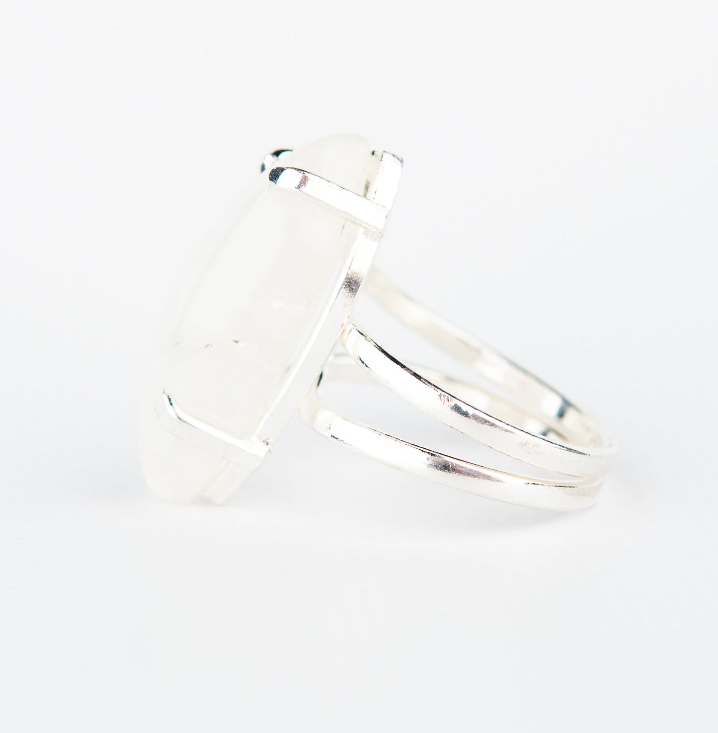 Каблучка з місячним камінням з посрібленням onesize Mk-15