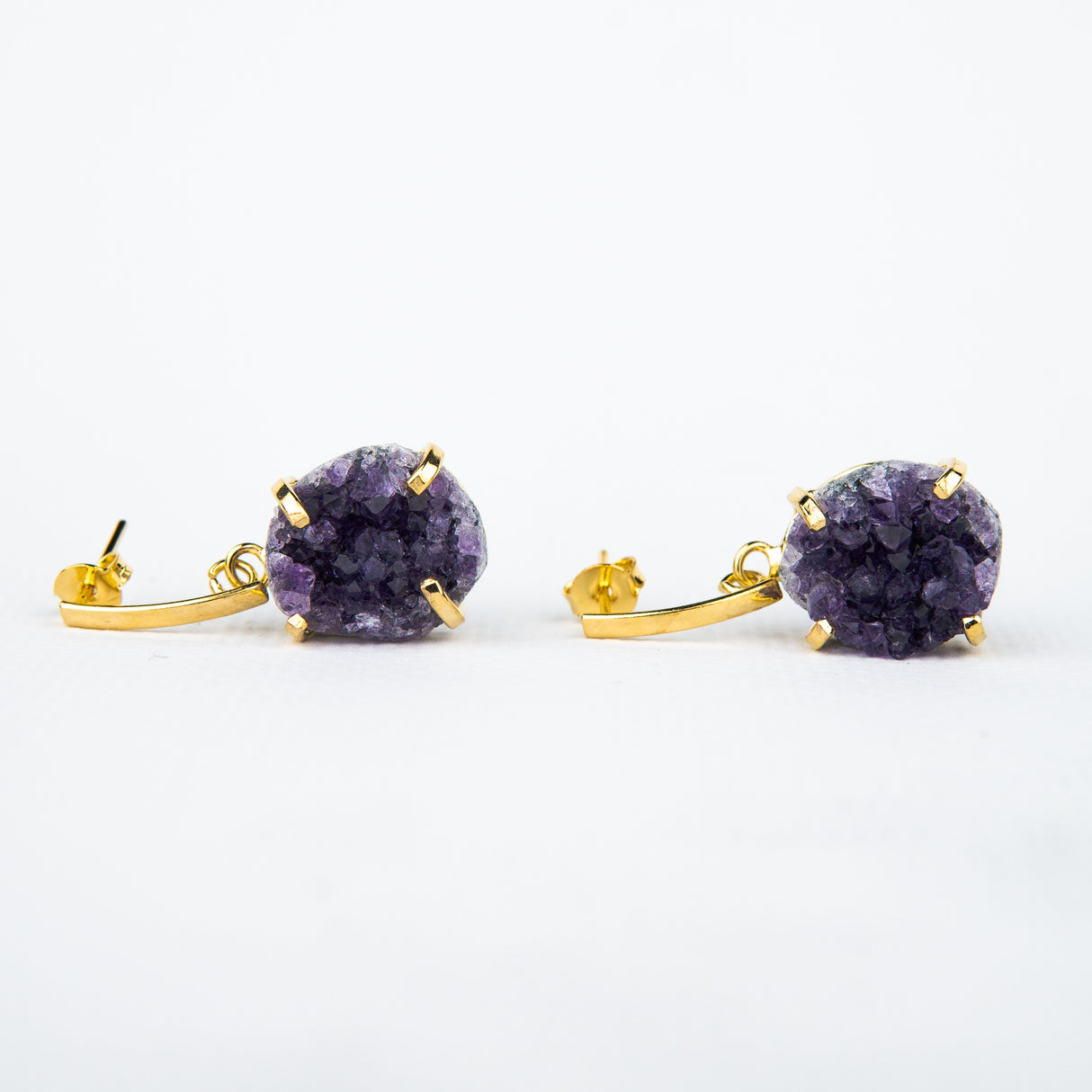 Серьги с темным аметистом с позолотой висячие onesize DA-1