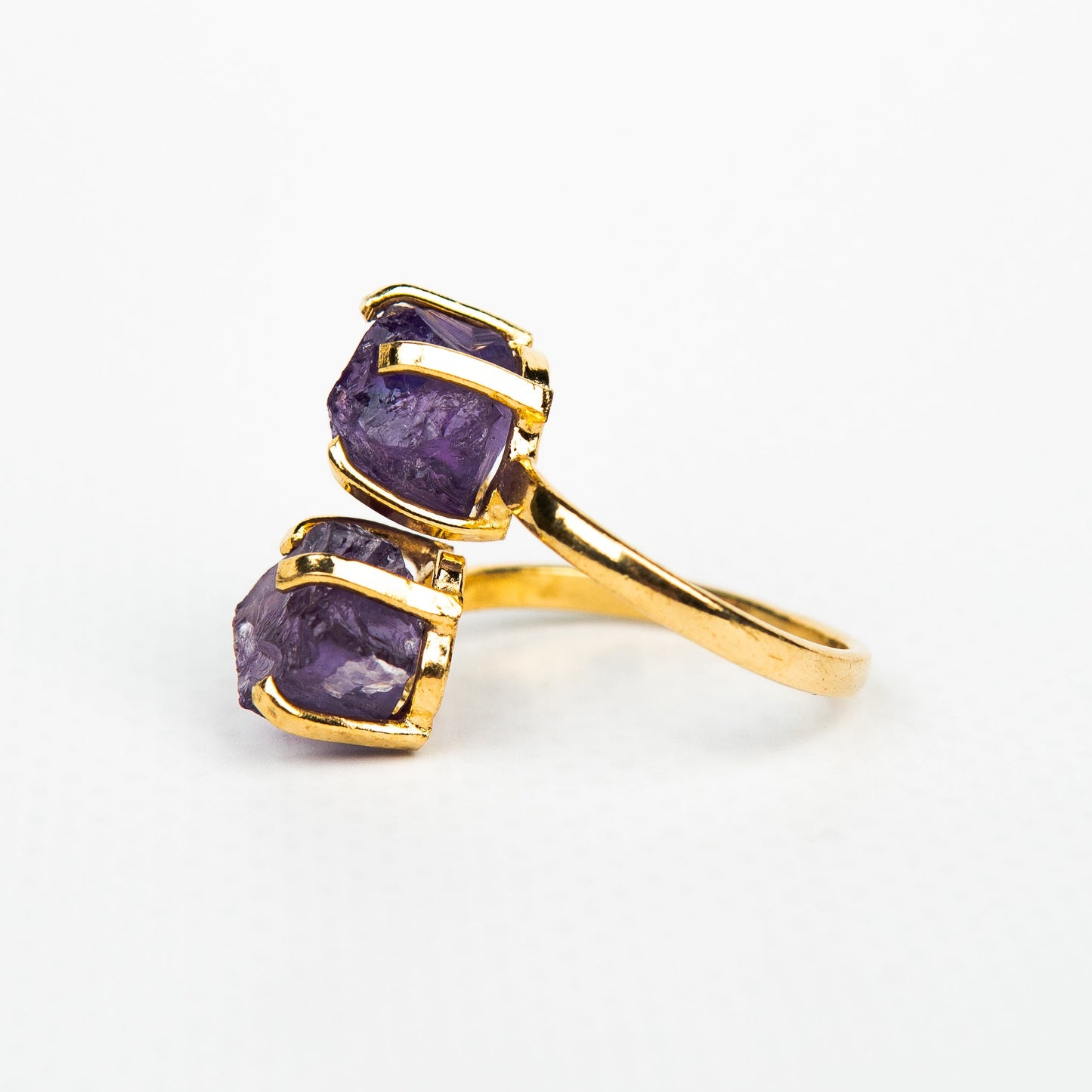 Кольцо с темным аметистом с позолотой onesize Da-8