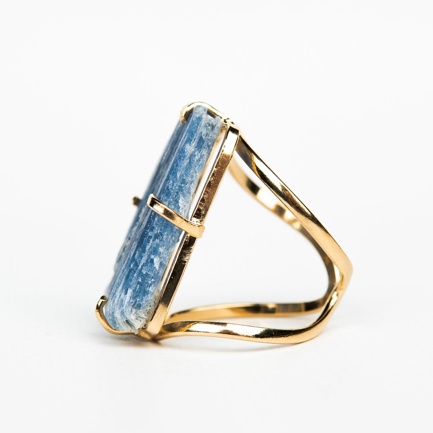 Кольцо с Кианитом с позолотой onesize K-10