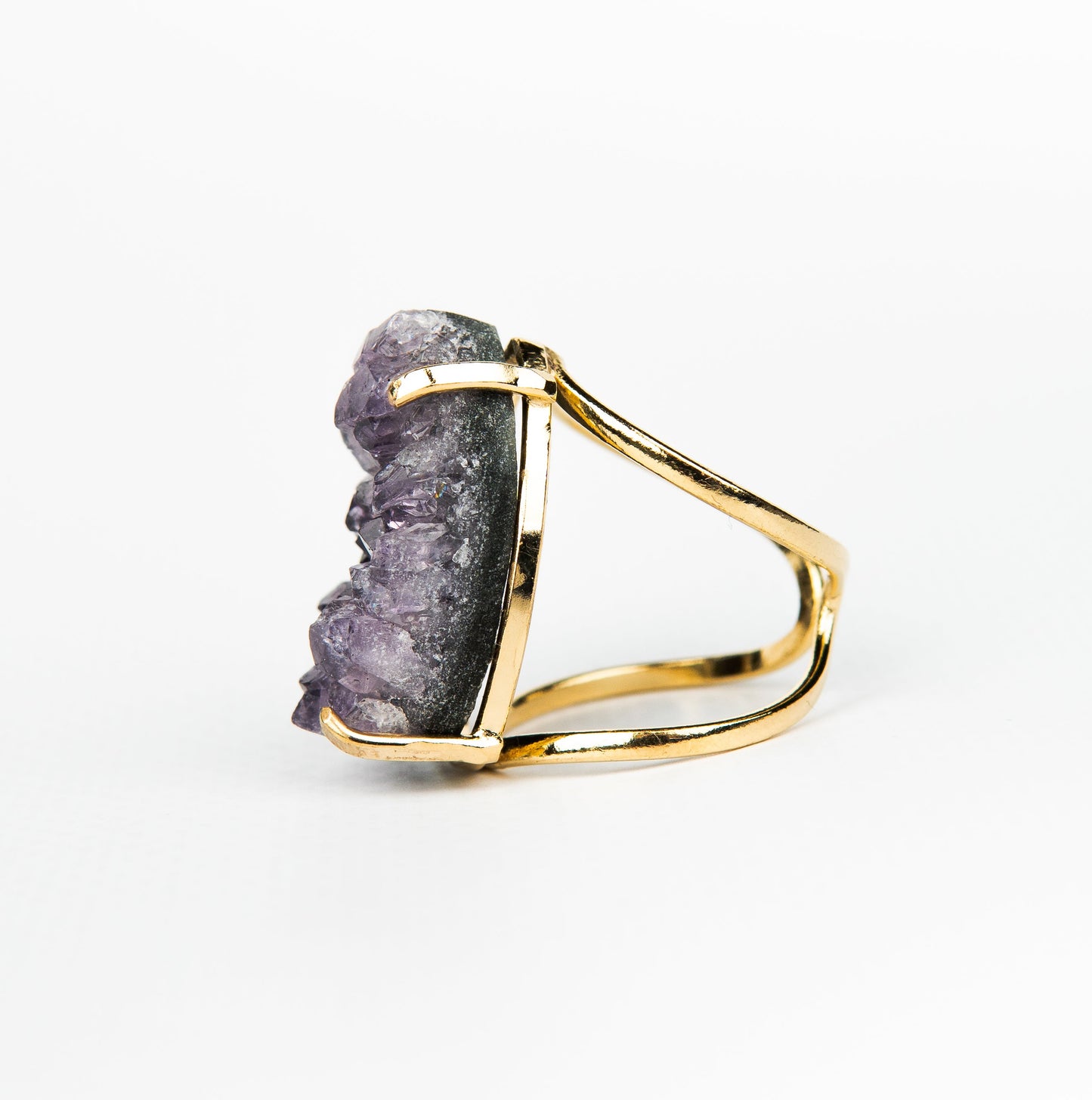 Кольцо с темным аметистом с посеребрением onesize Da-211