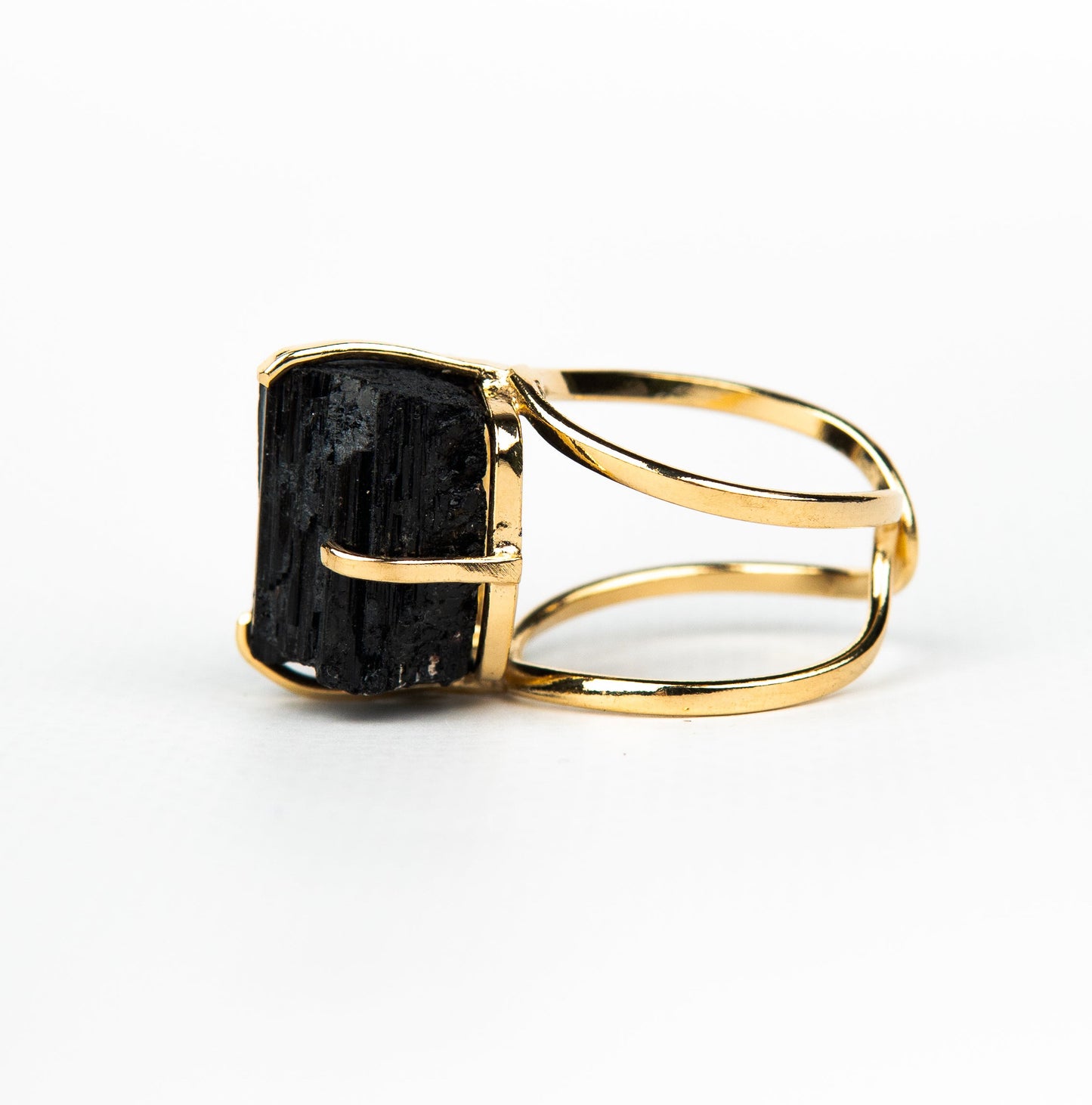 Кольцо с турмалином с позолотой onesize Tu-128