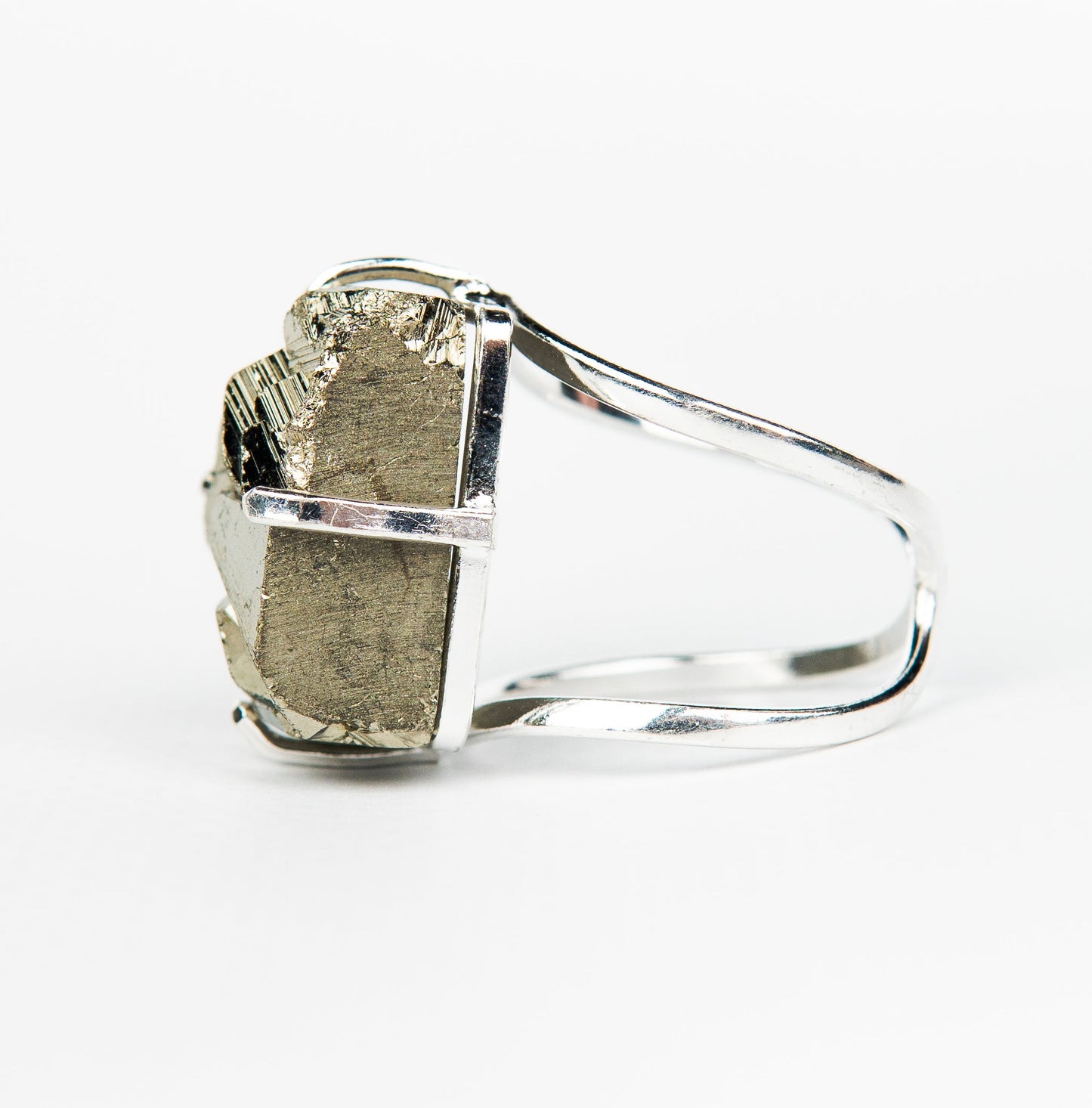Каблучка з піритом з посрібленням onesize Py-55