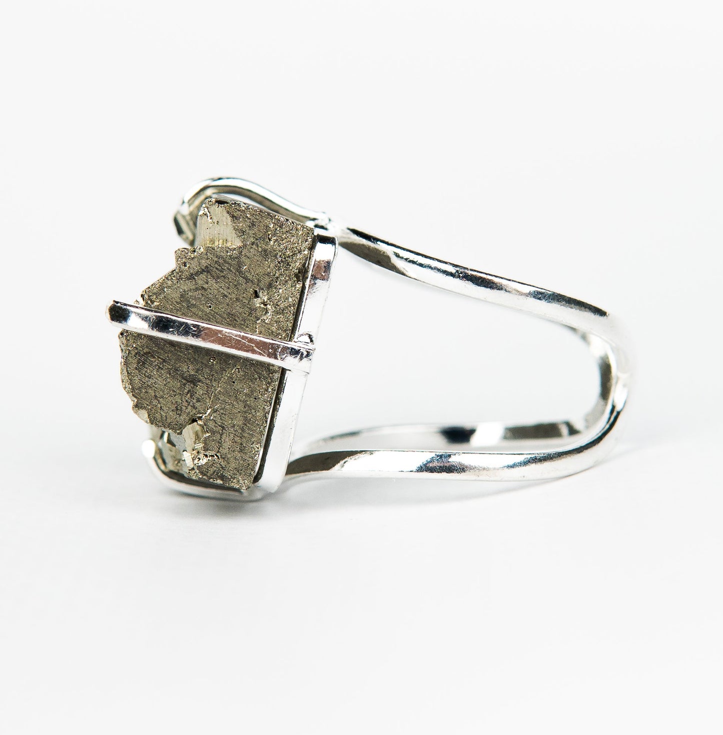 Кольцо с пиритом с позолотой onesize Py-61