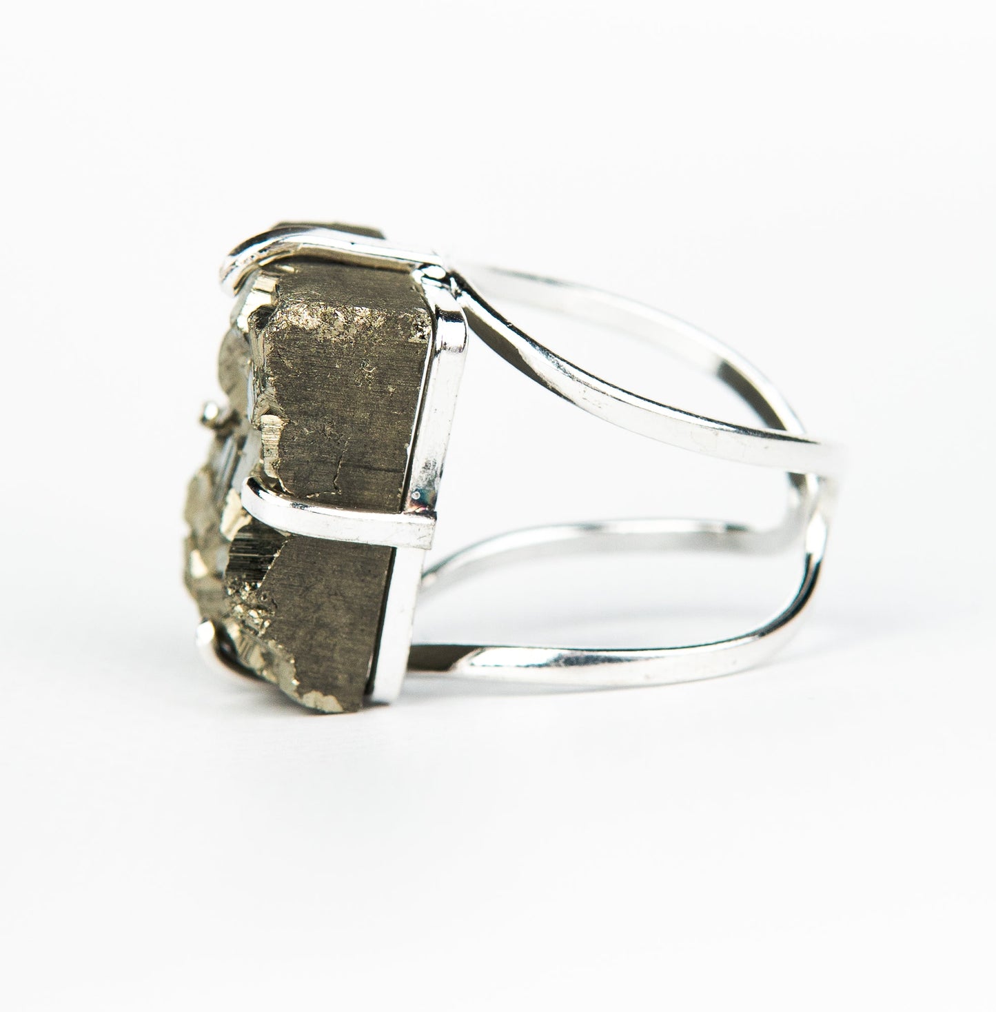 Кольцо с пиритом с позолотой onesize Py-62