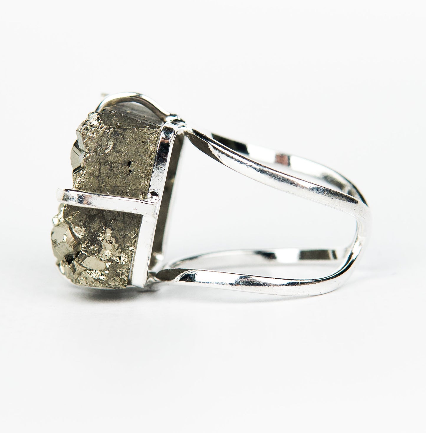 Кольцо с пиритом с позолотой onesize Py-63