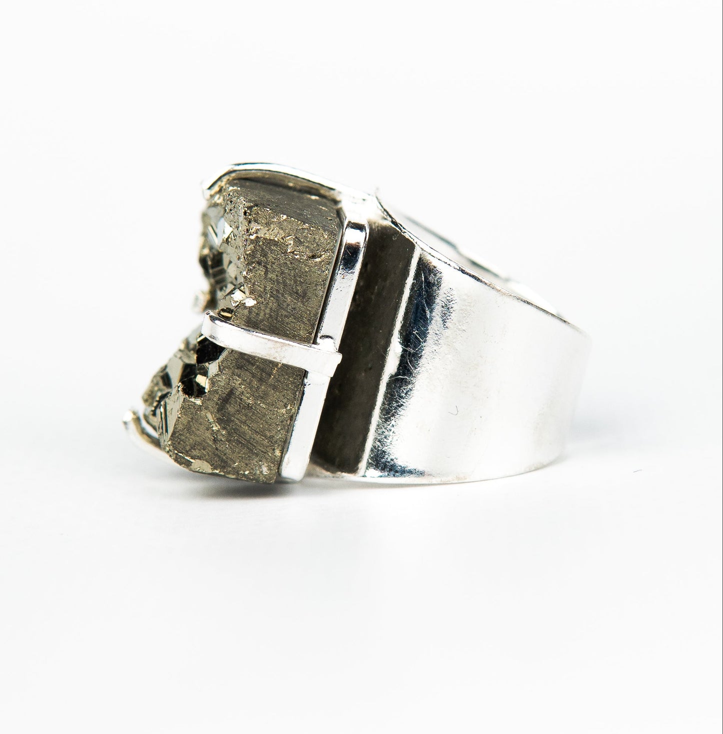 Каблучка з піритом з посрібленням onesize Py-64