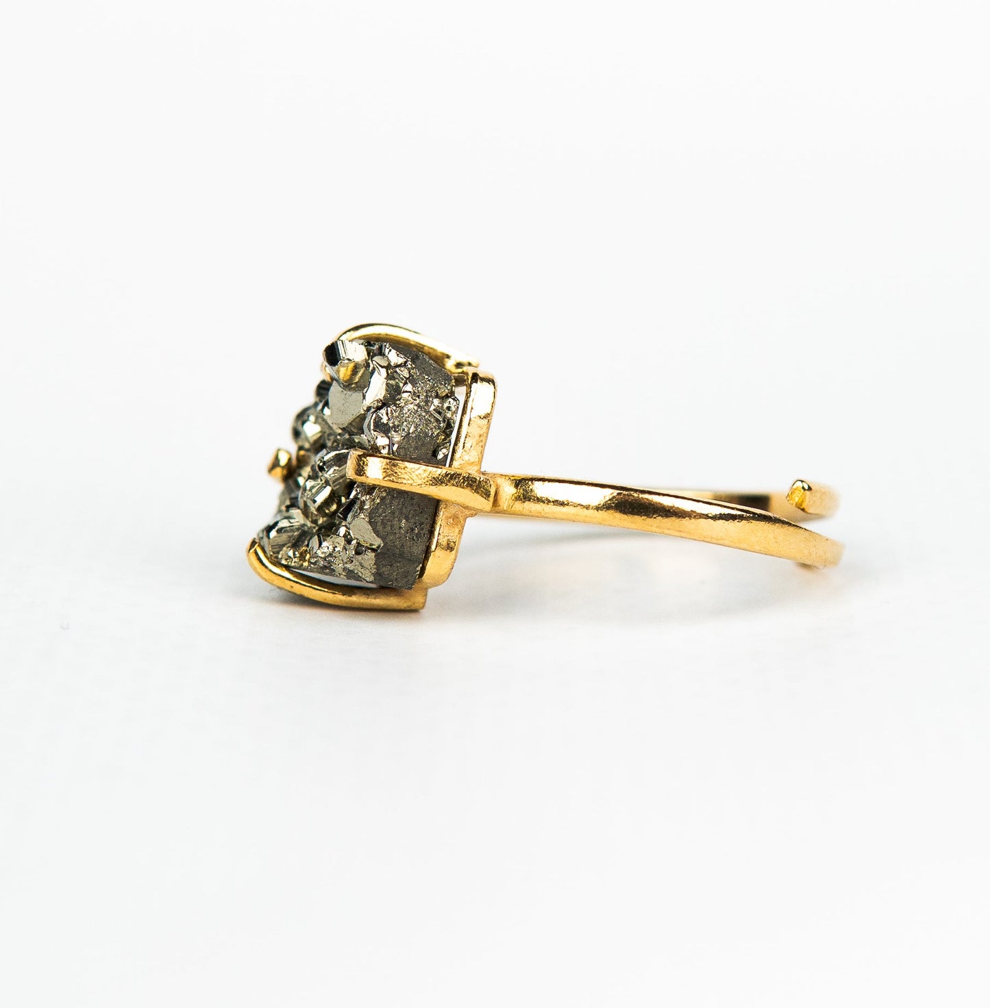 Кольцо с пиритом с позолотой onesize Py-31