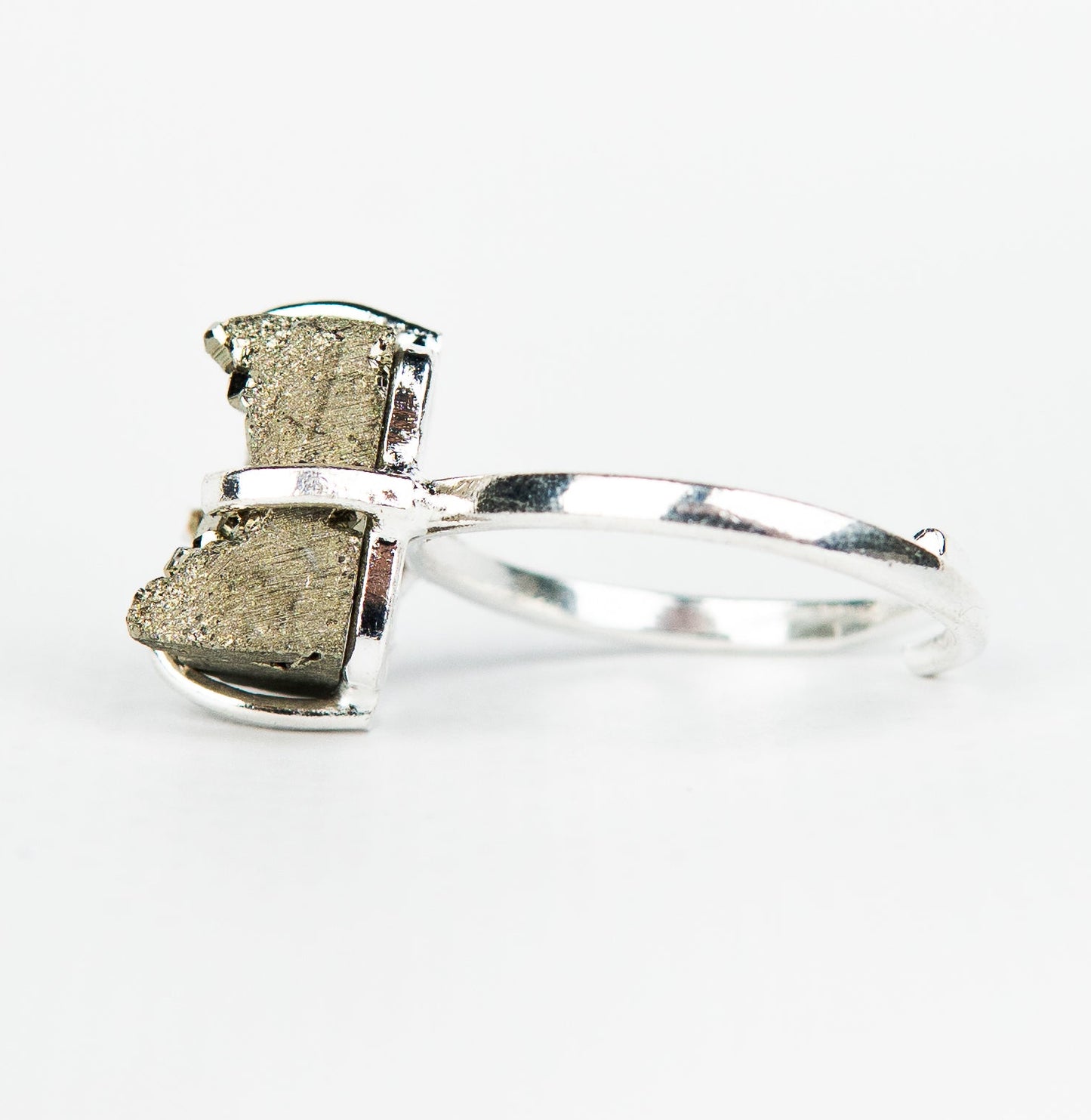 Кольцо с пиритом с позолотой onesize Py-39