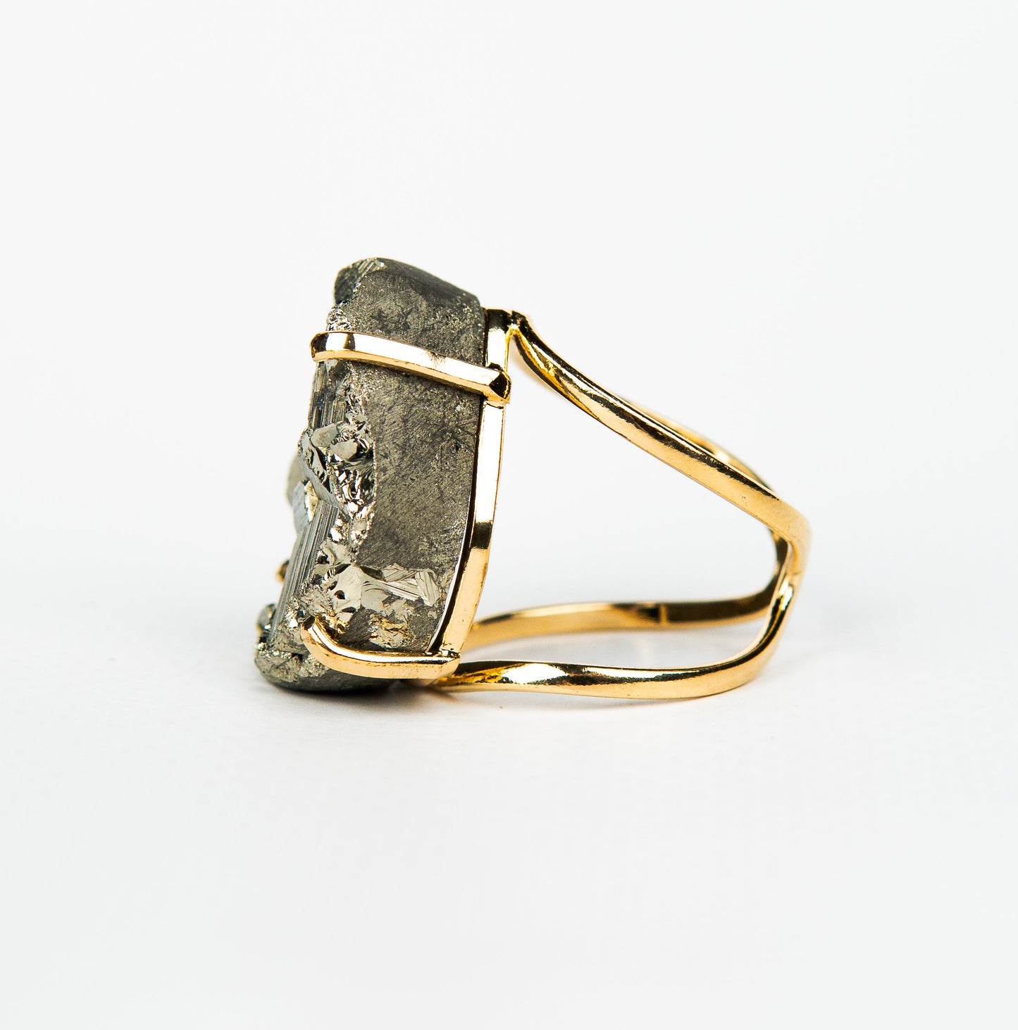 Каблучка з піритом з позолотою onesize Py-77
