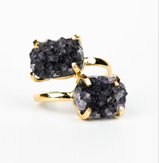 Кольцо с темным аметистом с посеребрением onesize Da-226