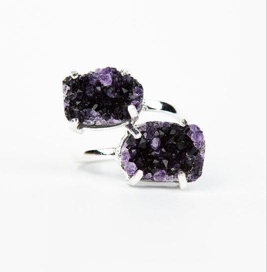 Кольцо с темным аметистом с посеребрением onesize Da-237