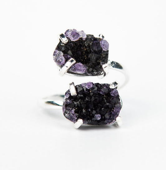 Кольцо с темным аметистом с посеребрением onesize Da-238