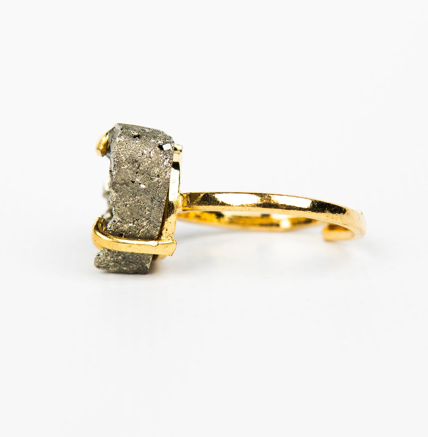 Кольцо с пиритом с позолотой onesize Py-98