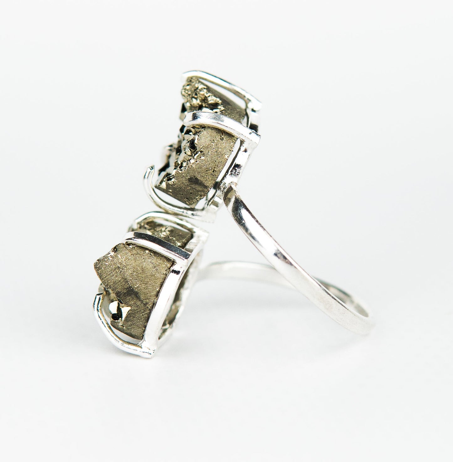 Каблучка з піритом з посрібленням onesize Py-110