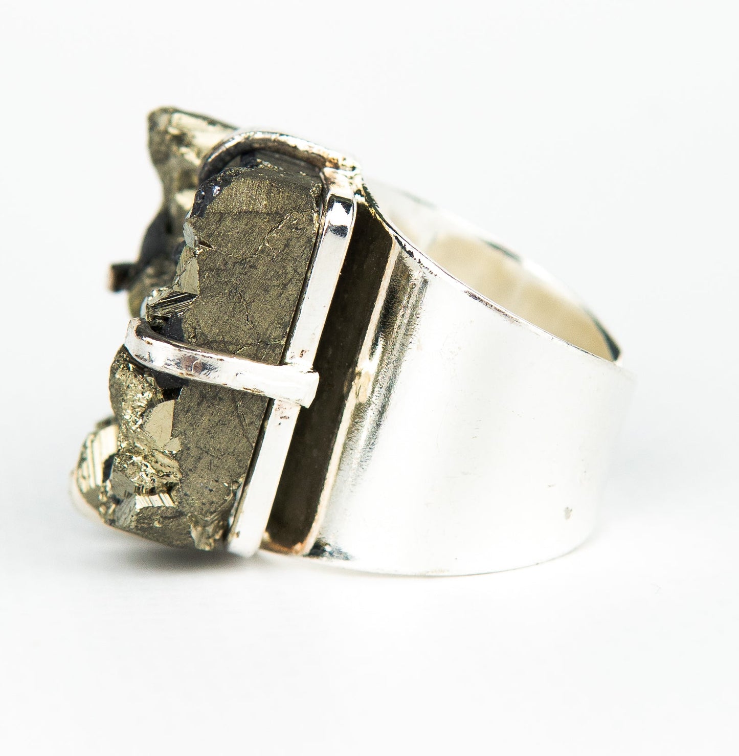 Каблучка з піритом з посрібленням onesize Py-114