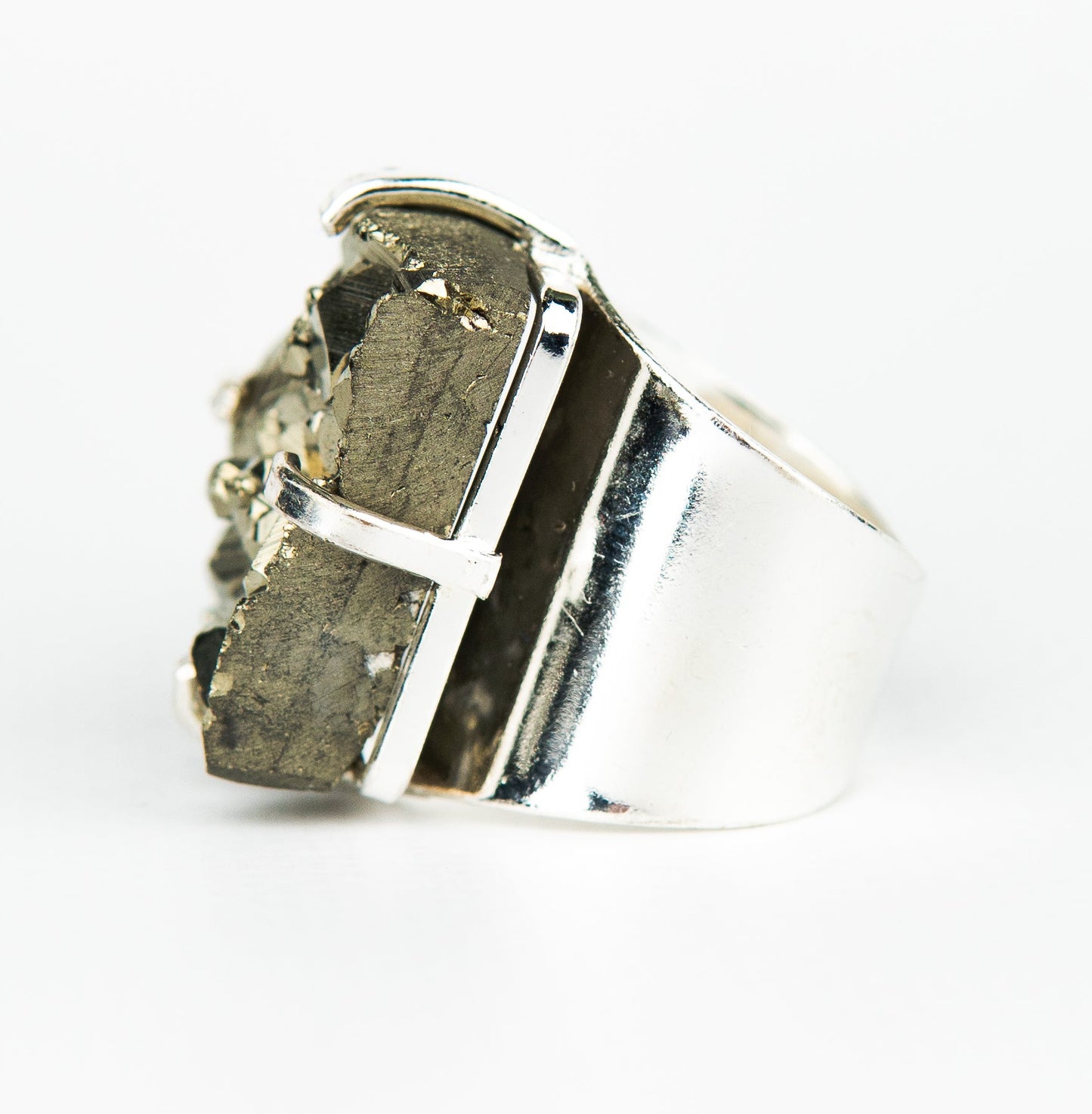 Каблучка з піритом з посрібленням onesize Py-117