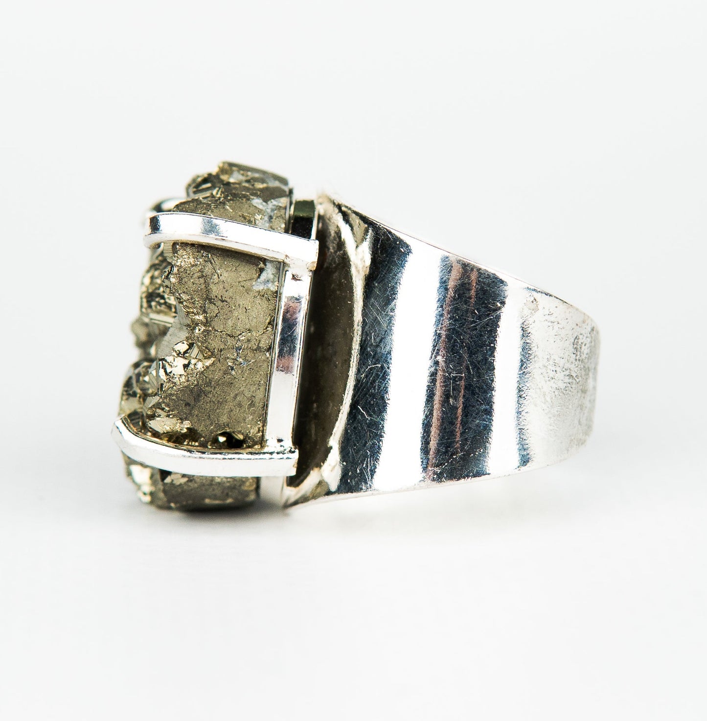 Каблучка з піритом з посрібленням onesize Py-118