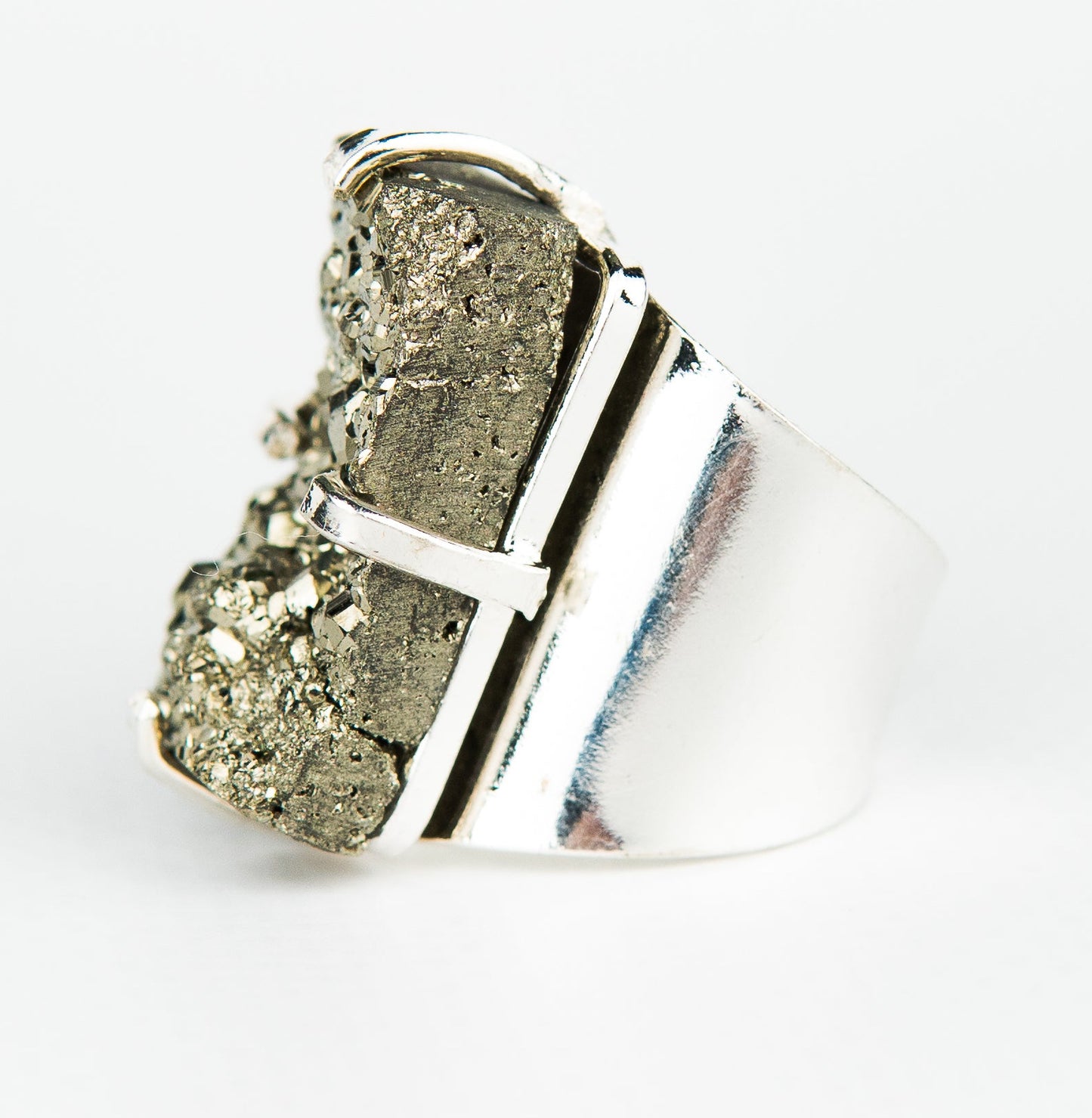 Каблучка з піритом з посрібленням onesize Py-120