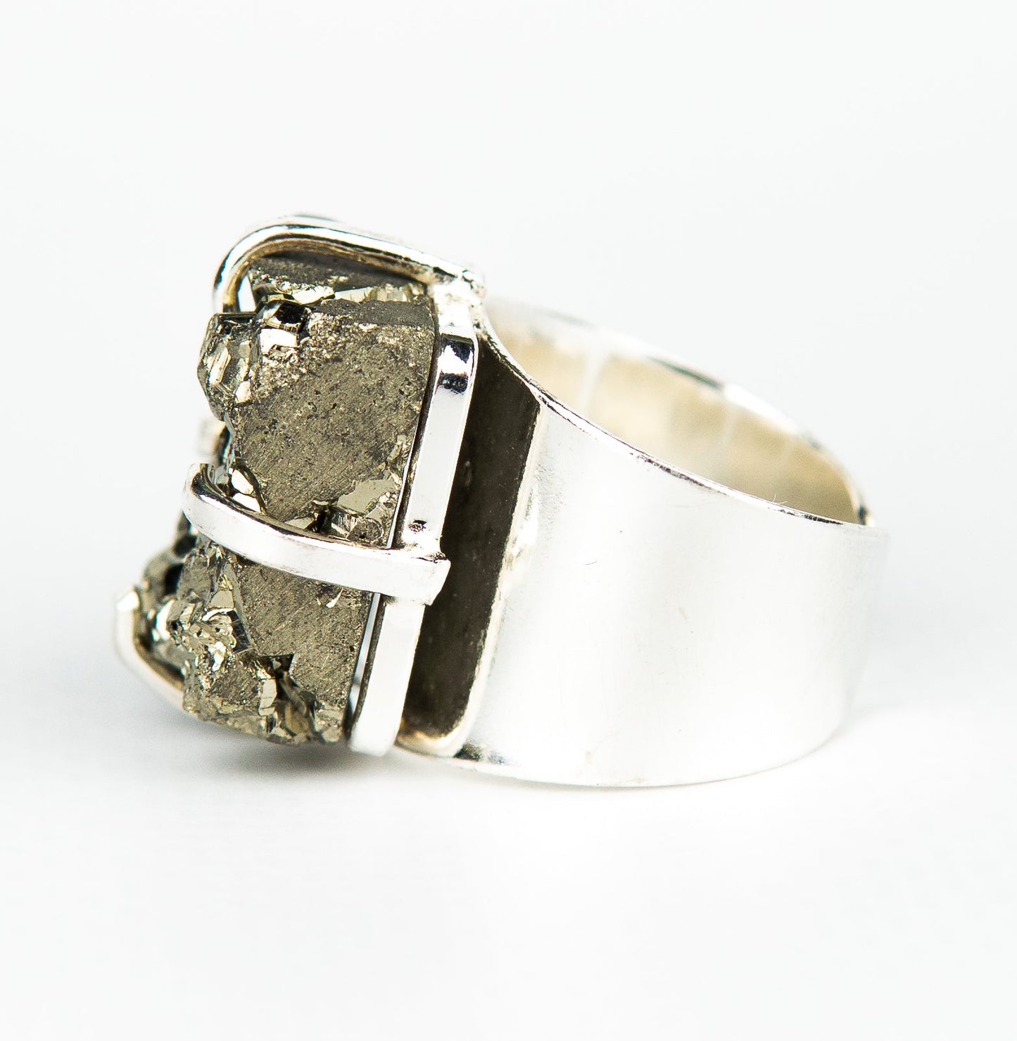 Каблучка з піритом з посрібленням onesize Py-122