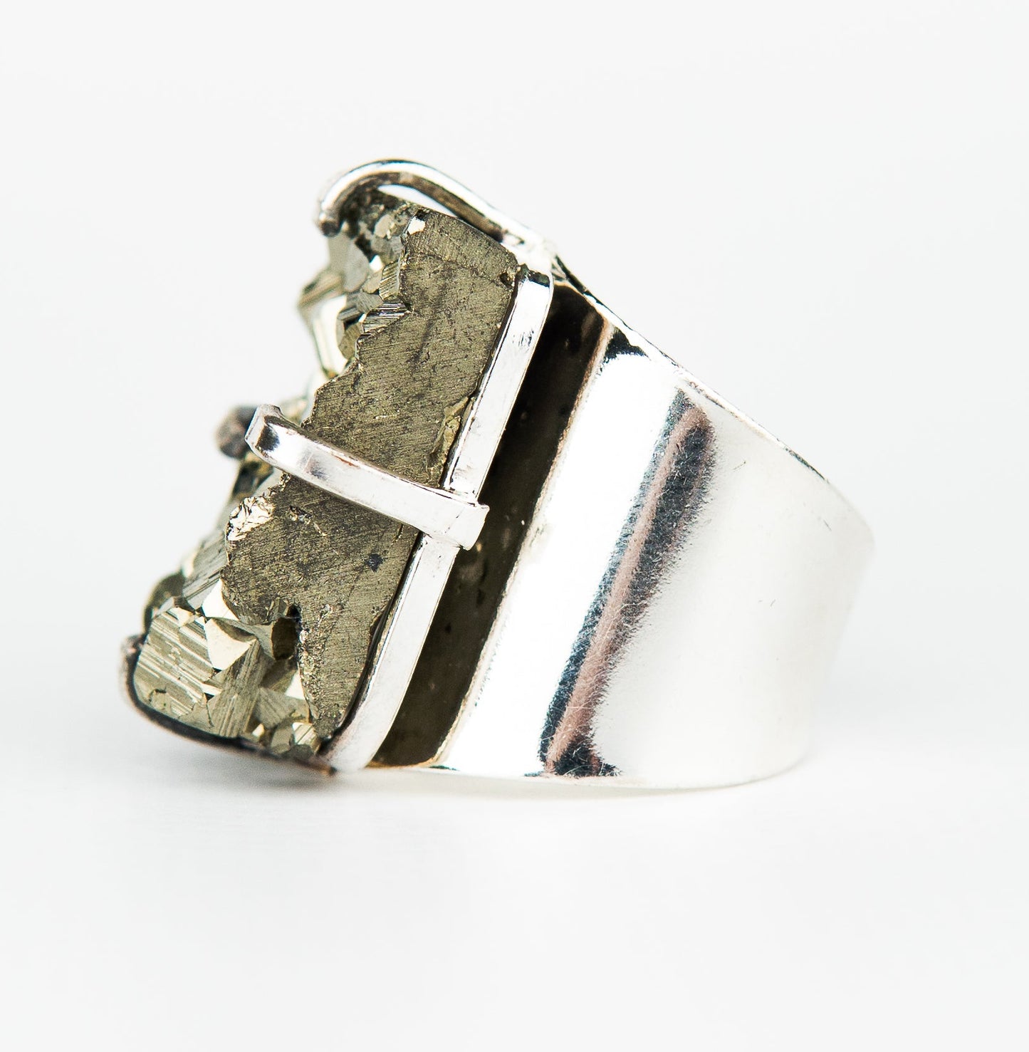 Каблучка з піритом з посрібленням onesize Py-124