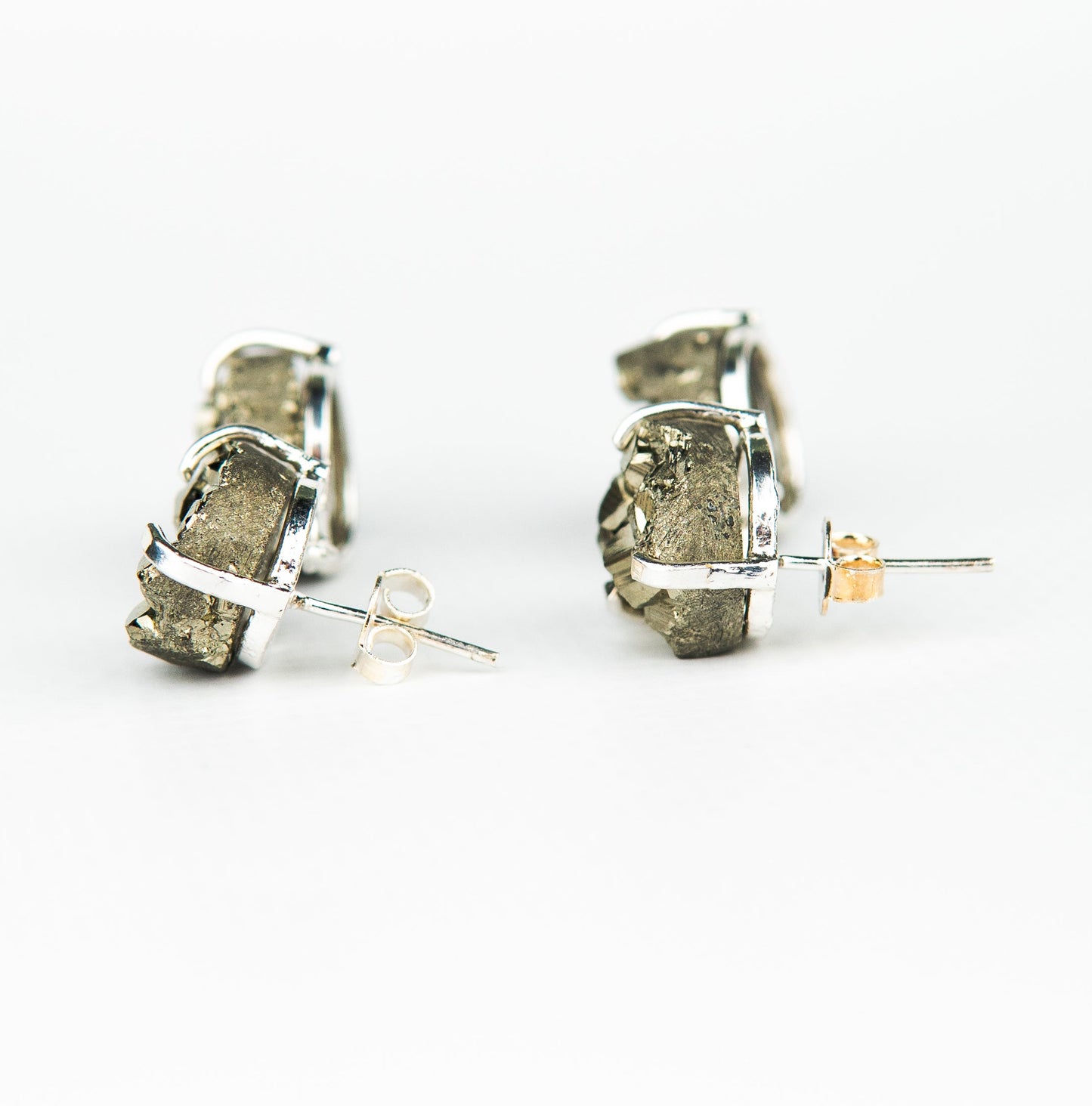 Сережки з піритом з посрібленням onesize Py-18