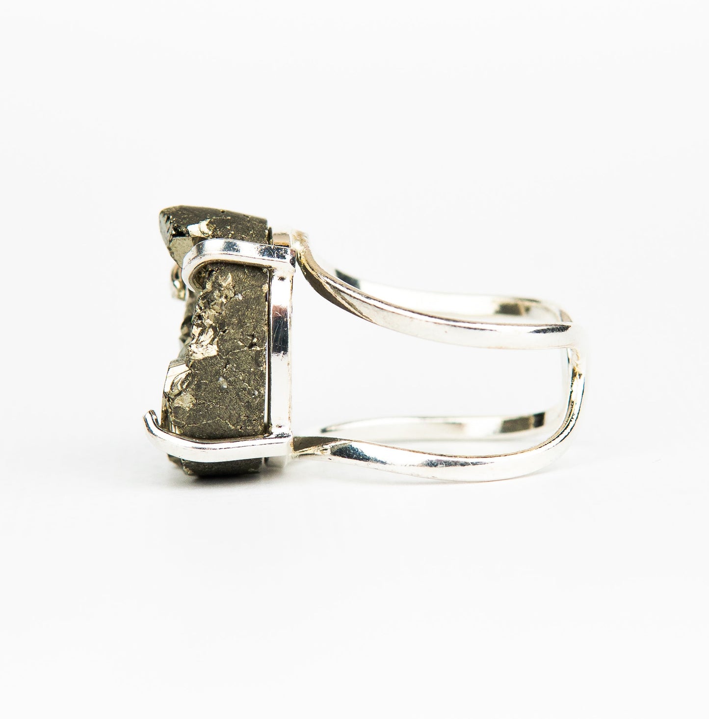 Каблучка з піритом з посрібленням onesize Py-92