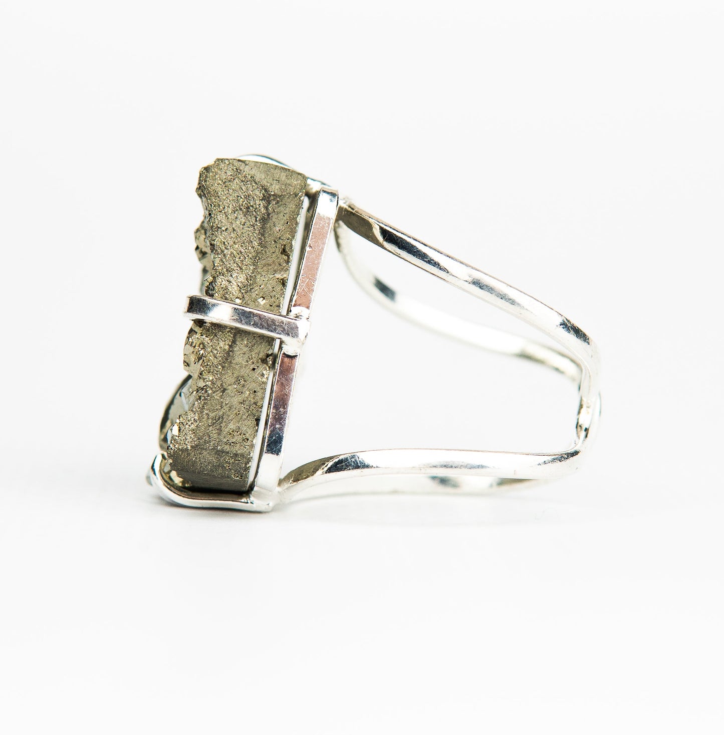 Каблучка з піритом з посрібленням onesize Py-96