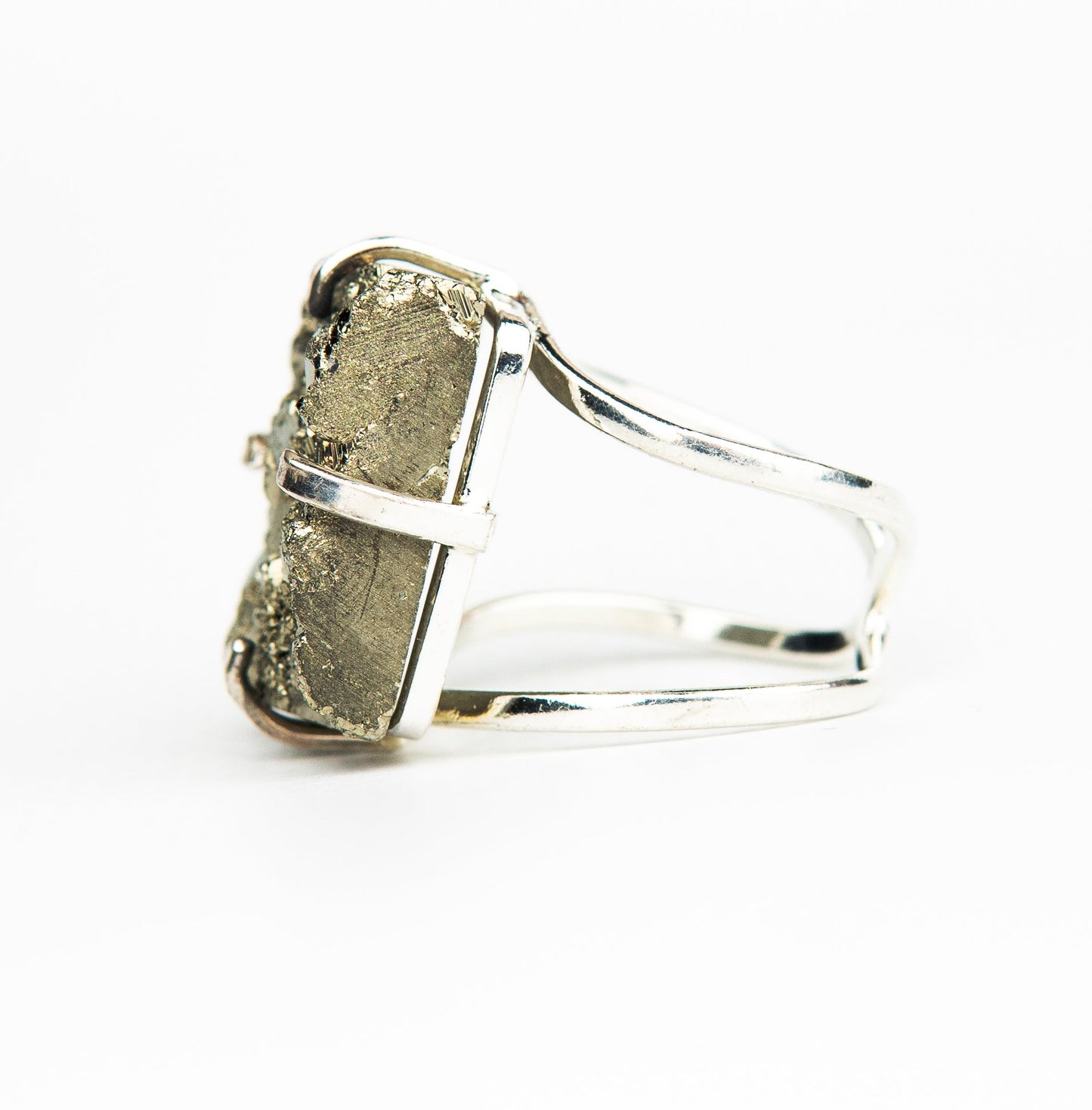 Каблучка з піритом з посрібленням onesize Py-108