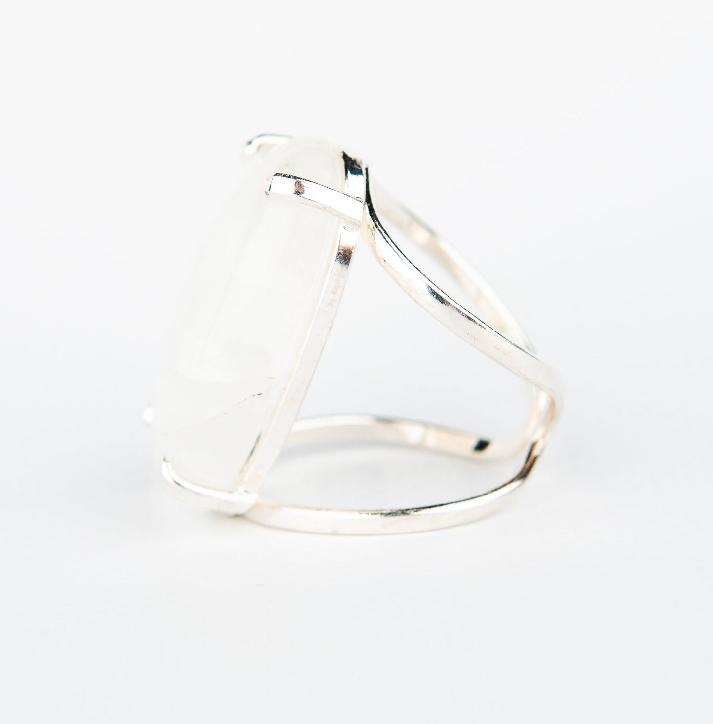 Каблучка з місячним камінням з посрібленням onesize Mk-4