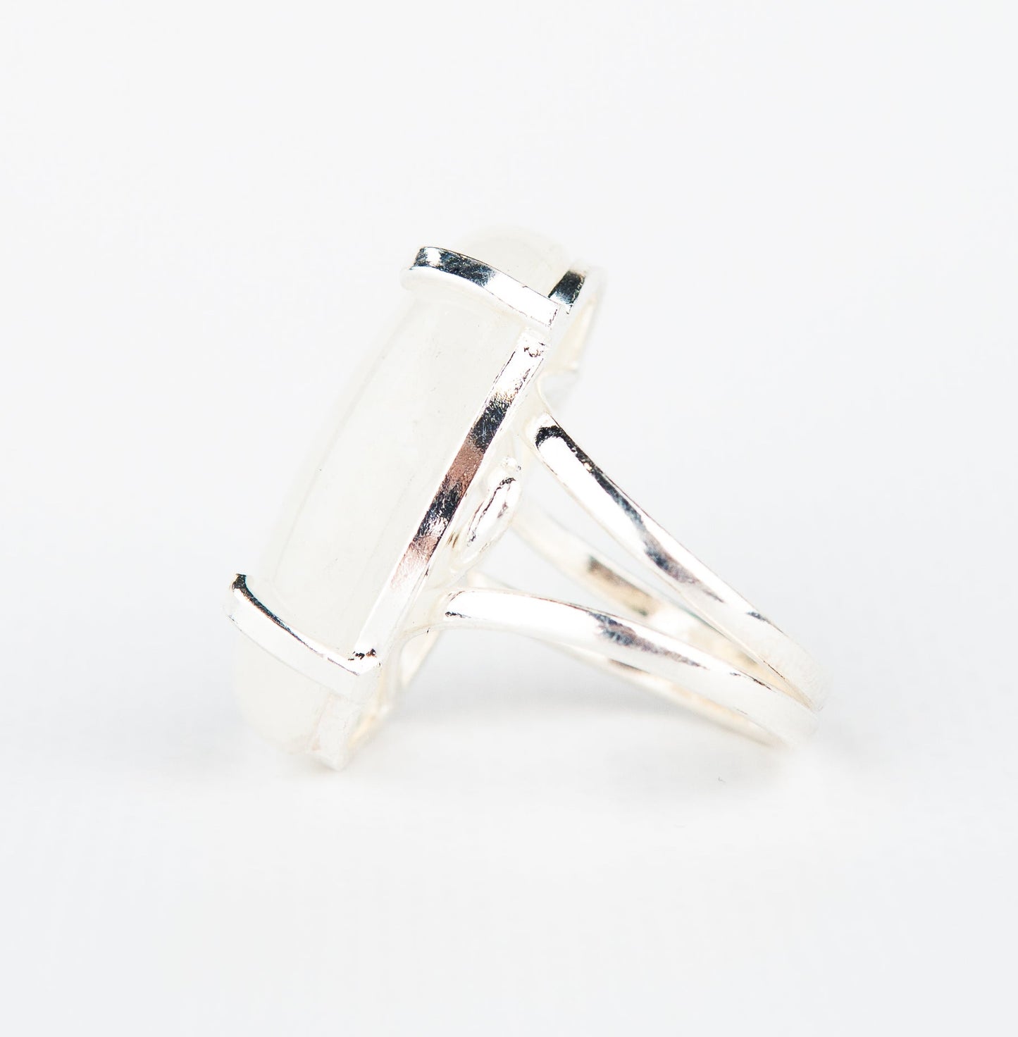 Каблучка з місячним камінням з посрібленням onesize Mk-10