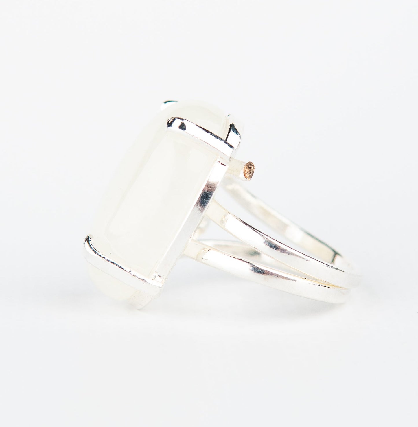 Каблучка з місячним камінням з посрібленням onesize Mk-11