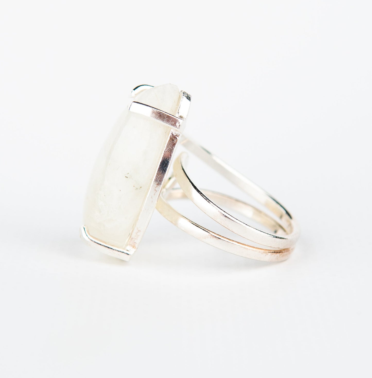 Каблучка з місячним камінням з посрібленням onesize Mk-14