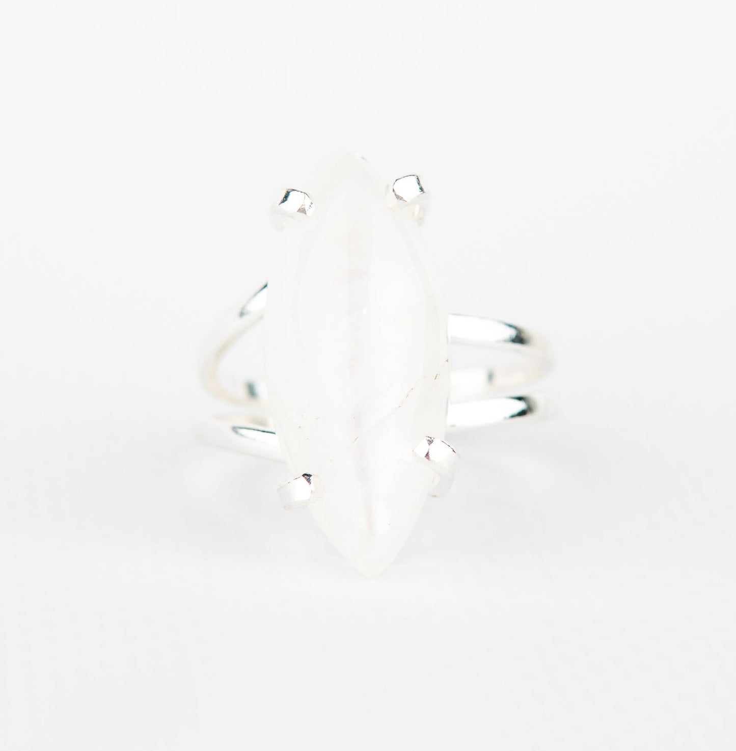 Каблучка з місячним камінням з посрібленням onesize Mk-15