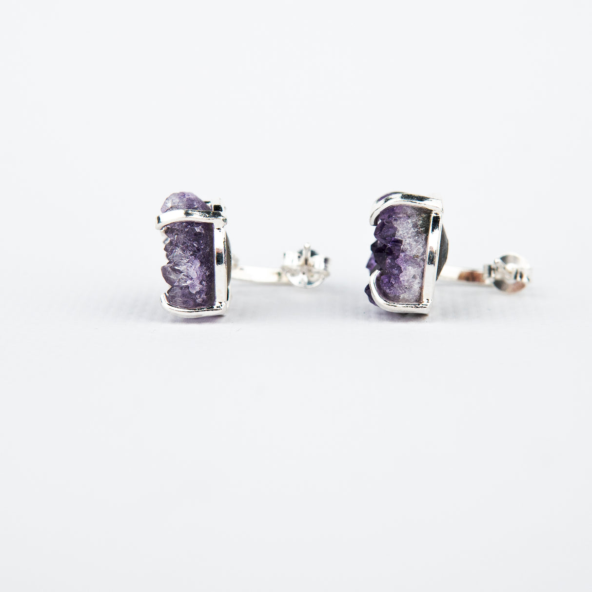 Серьги с темным аметистом с посеребрением висячие onesize DA-1